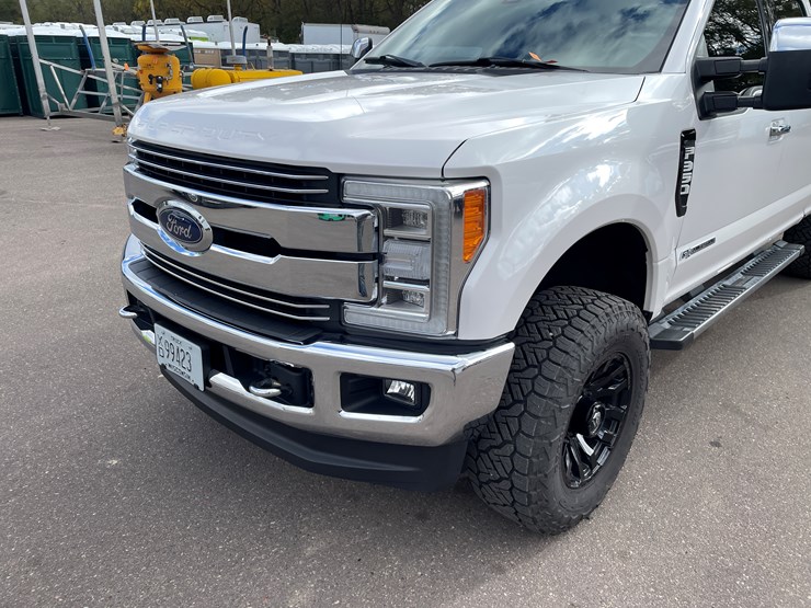 2019-ford-f350-xlt-lariat-image-9