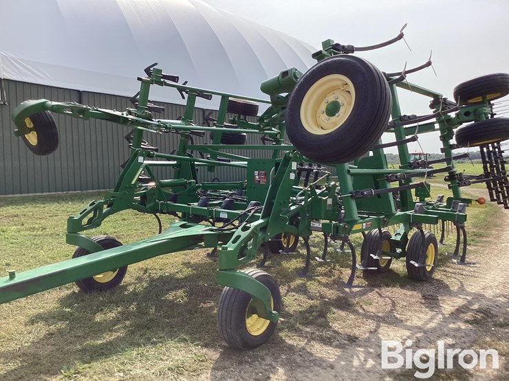 2010-john-deere-2210-image-19