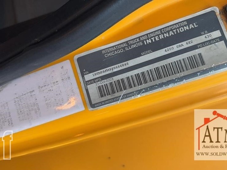 2004-international-durastar-4200-image-22
