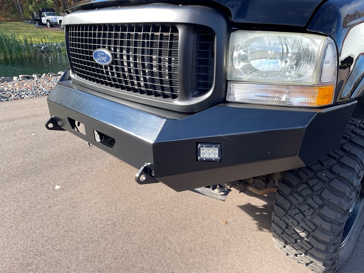 2004-ford-excursion-limited-image-10