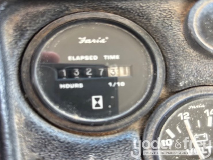 2014-isuzu-nqr-image-25