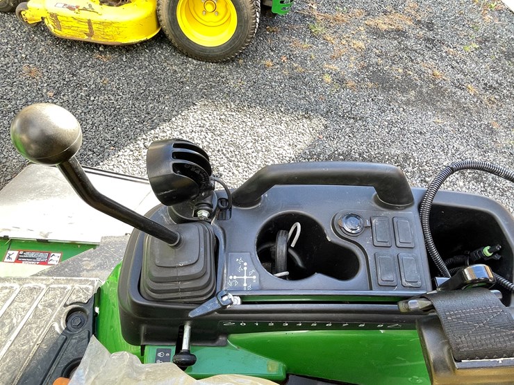 2024-john-deere-1025r-image-37