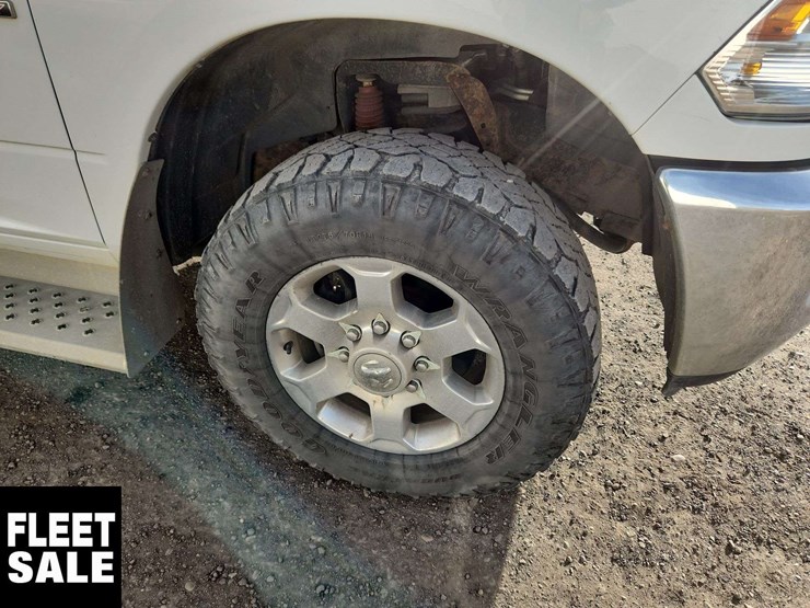 2016-ram-2500-slt-image-15