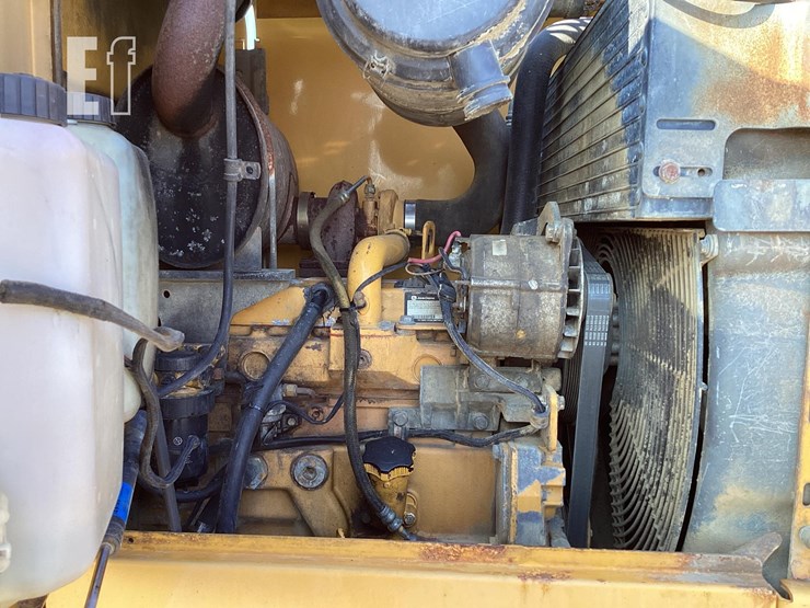 2002-deere-tc44h-image-11