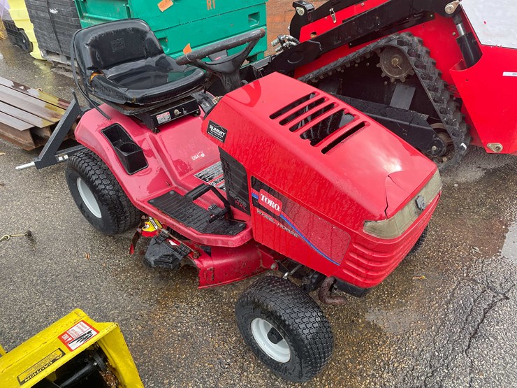 #14063-•-toro-lawn-tractor-(o4)-image-2