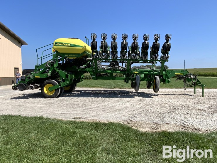 2014-john-deere-1790-image-4