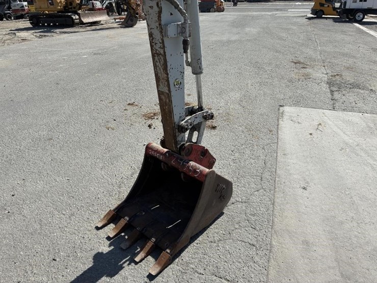 2016-takeuchi-tb230-image-6