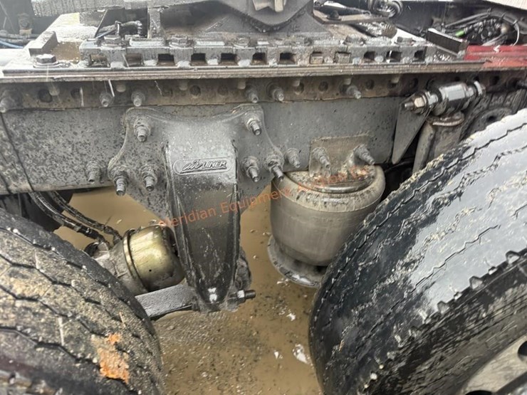 2015-freightliner-cascadia-113-image-23