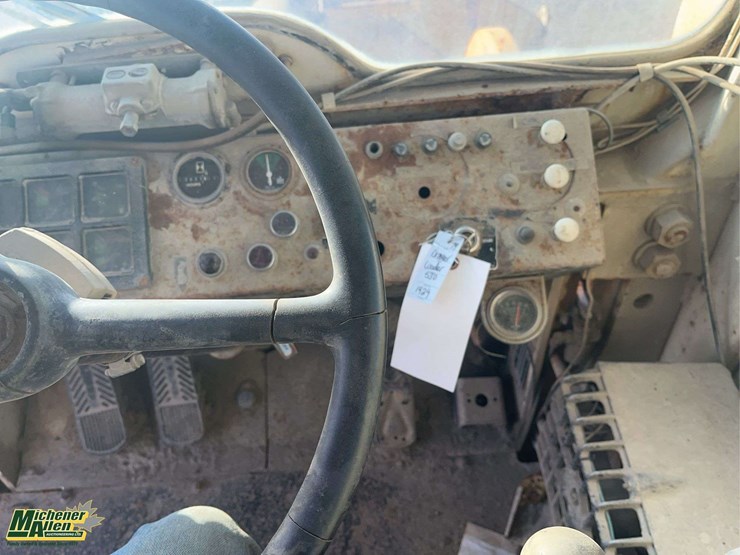 1979-dresser-530b-wheel-loader-image-13