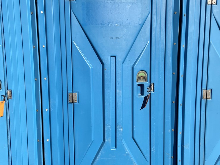 #5666-•-satellite-ind.-inc.-porta-potty-image-1