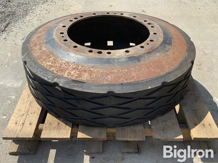 challenger-65-tire/wheel-assembly-image-2