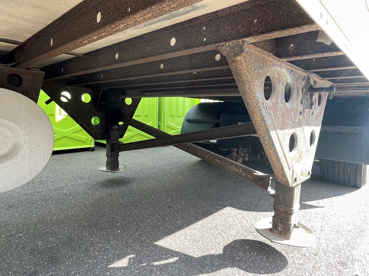 1996-utility-53'-image-56