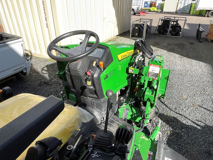 2024-john-deere-1025r-image-30