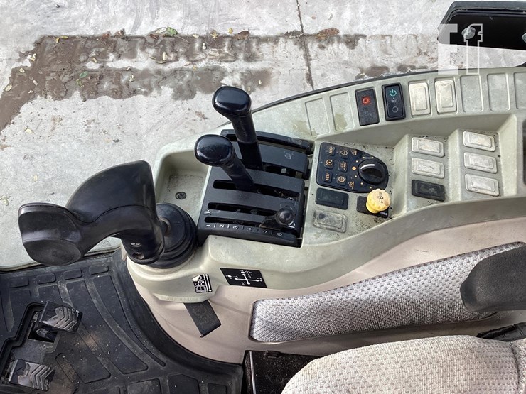 2017-john-deere-4052r-image-13