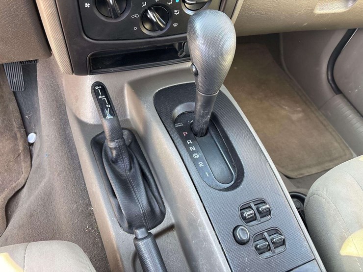 2007-jeep-liberty-image-18