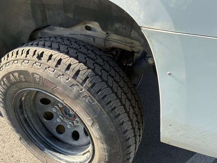 2019-chevrolet-suburban-image-7