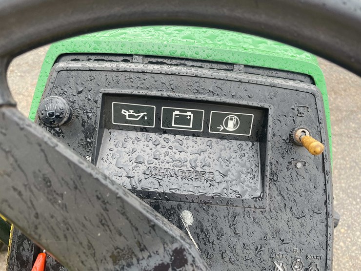 john-deere-180-image-15