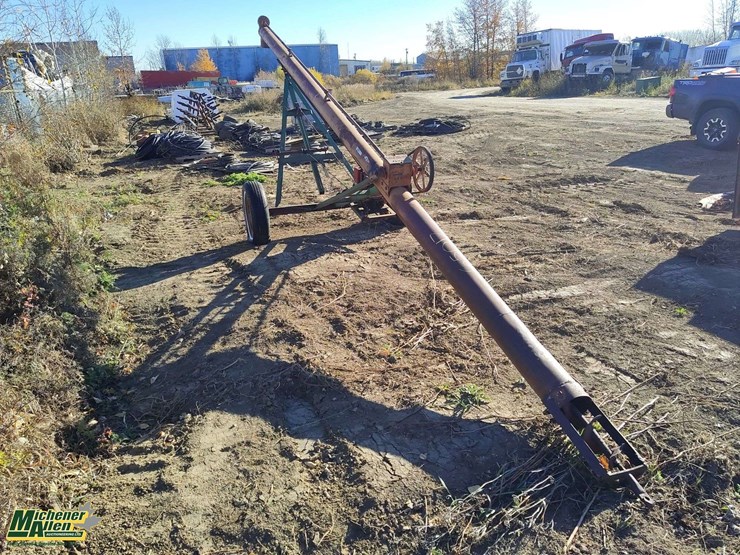 non-operable-gas-driven-mobile-grain-auger-image-4