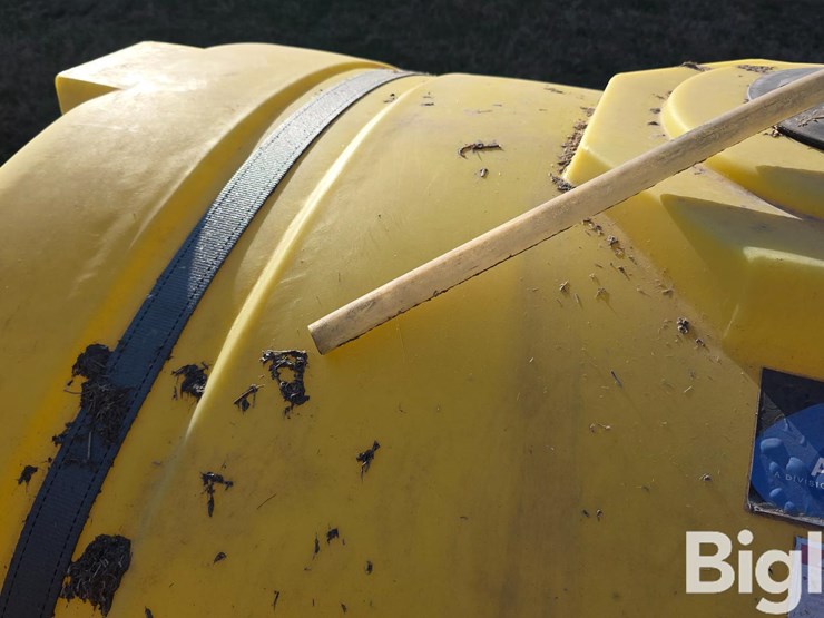 300-gal-front-mount-poly-tank-image-17