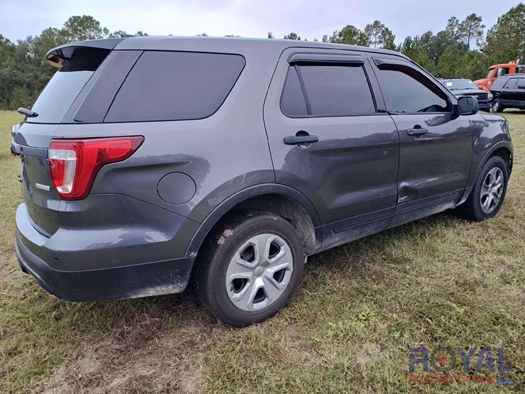 2016-ford-explorer-image-3