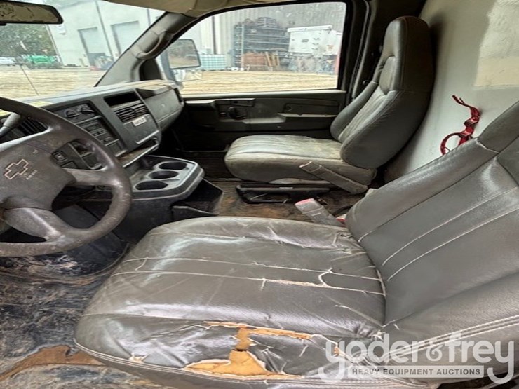 2006-chevrolet-3500-image-9