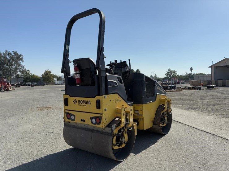 2017-bomag-bw120-image-3