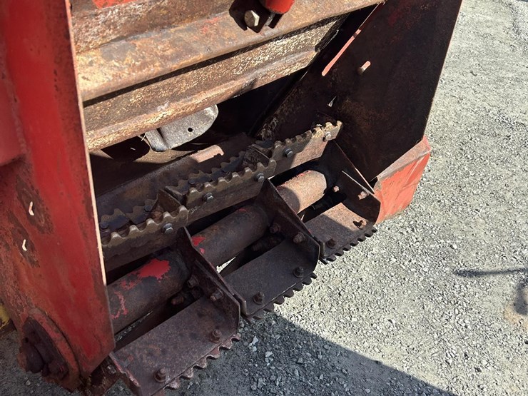 new-holland-306-image-7