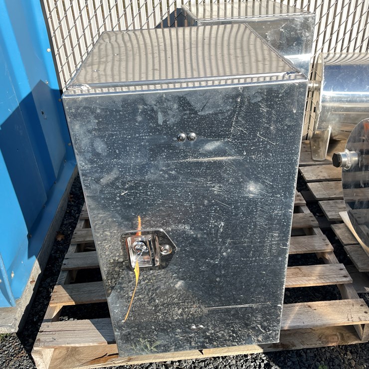 #5687 • Chandler Truck Mount Toolbox