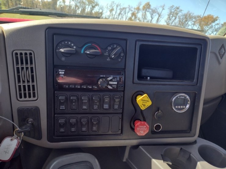 16-international-durastar-4400-image-13