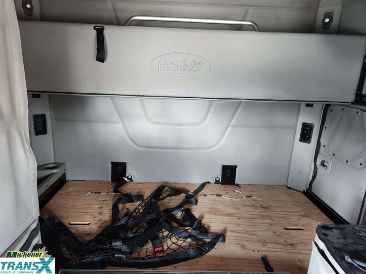 2019-peterbilt-579-image-37