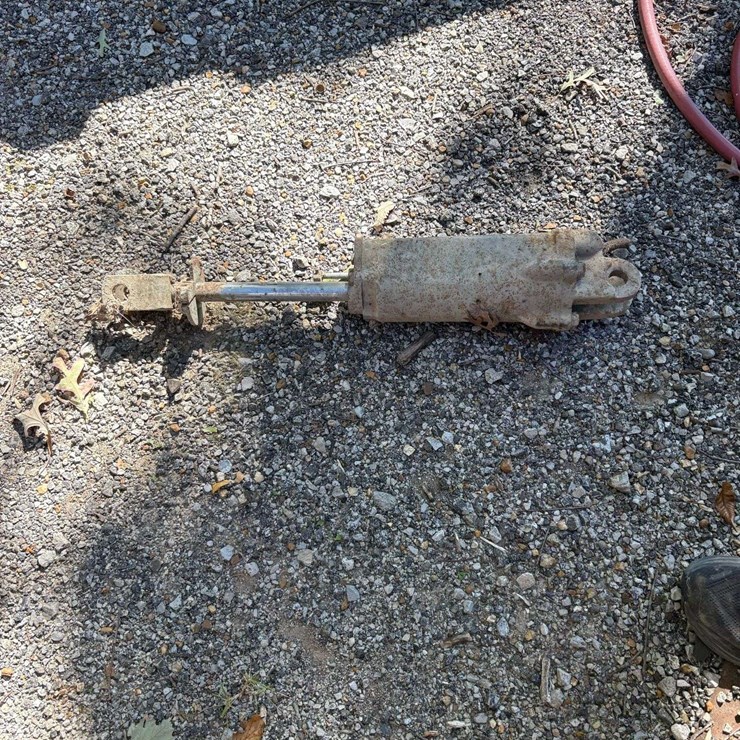 John Deere Hyd. Cylinder