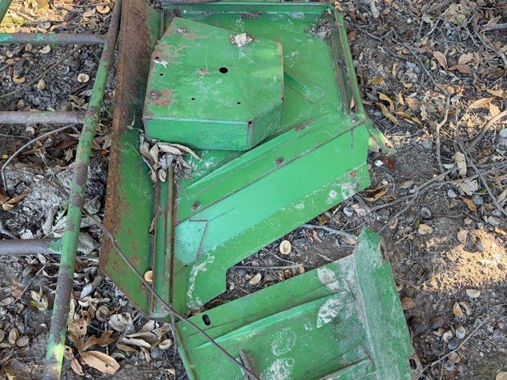 john-deere-ladder-and-side-shields-image-2