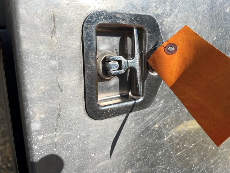 #5696-•-(4)-truck-mount-toolboxes-image-11