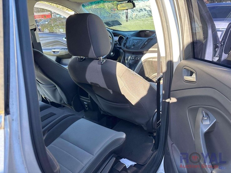 2015-ford-escape-image-12