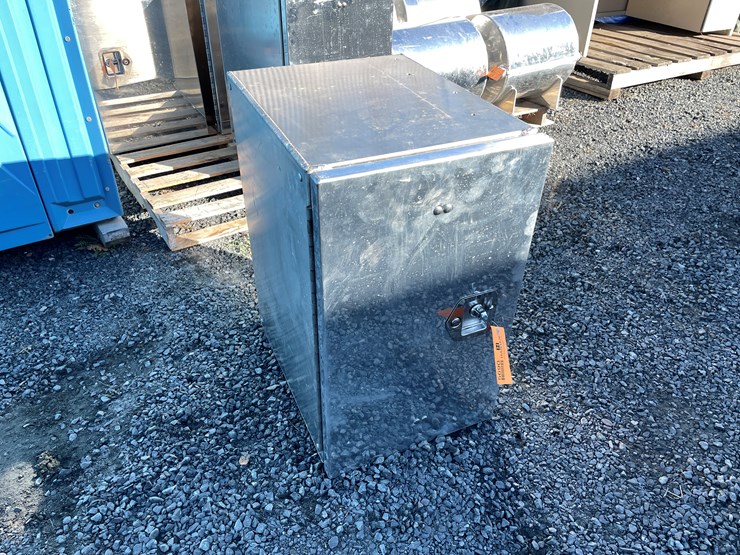 #5690-•-chandler-truck-mount-toolbox-image-2