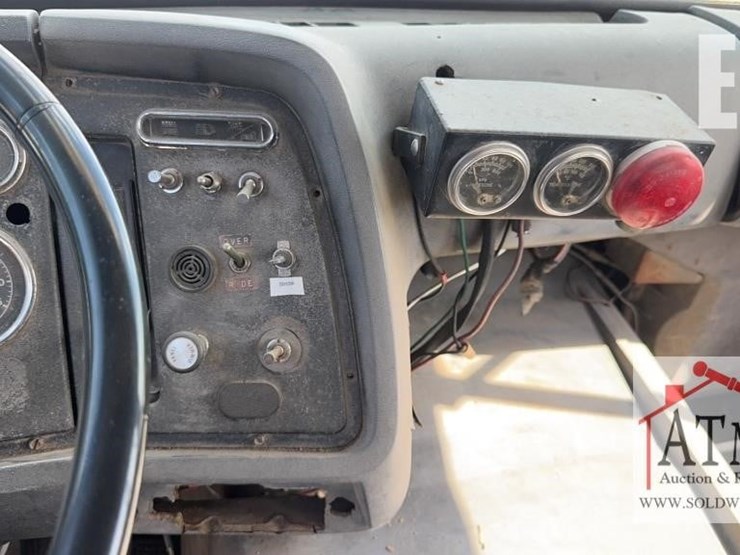 1985-ford-lnt9000-image-26