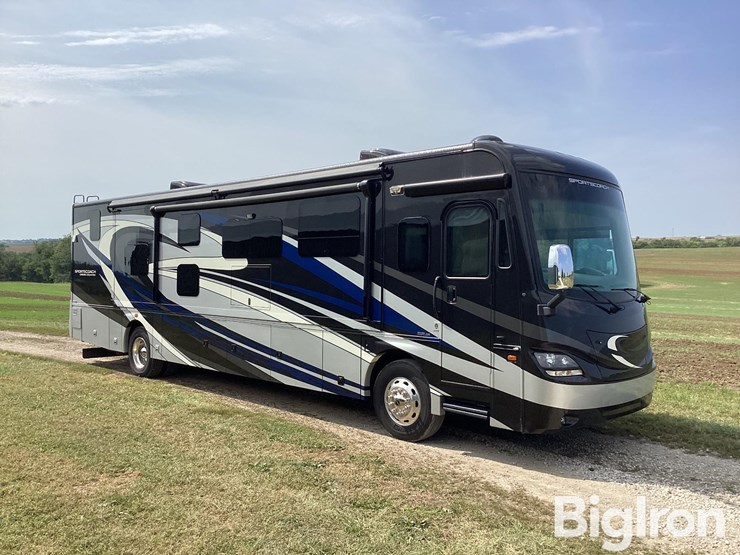 2016-coachmen-340xcr-sports-coach-cross-country-motorhome-image-11