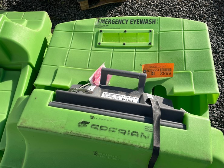 #5682-•-(2)-sperian-emergency-eyewash-stations-image-6