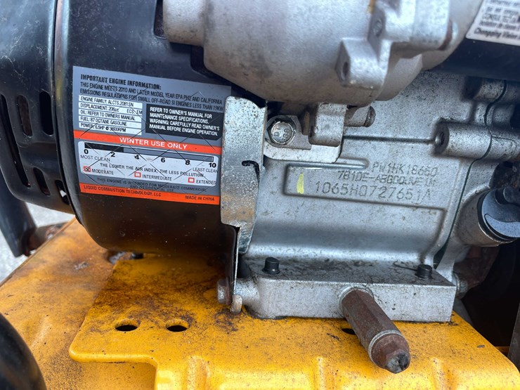 #14074-•-poulan-pro-24"-snowblower-(o11)-image-21