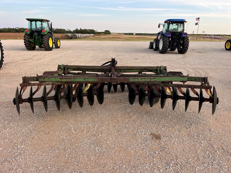 john-deere-bw-image-7