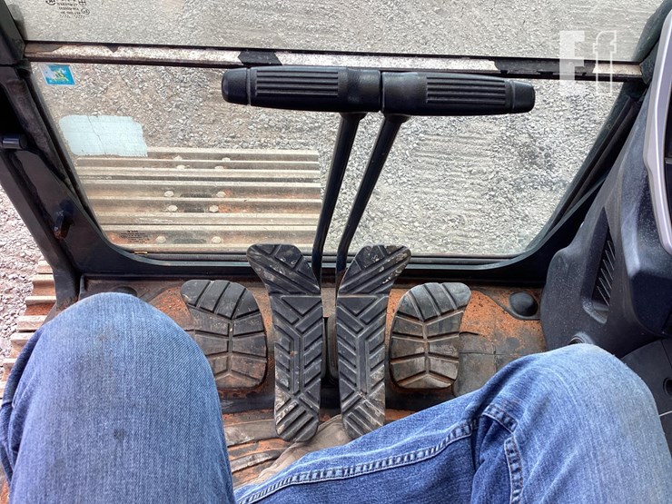 2021-hyundai-hx220l-image-18