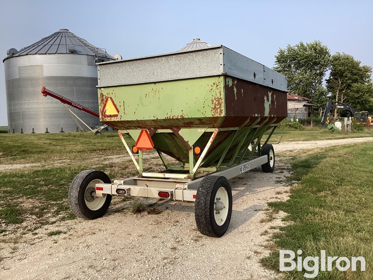 parker-gravity-flow-wagon-on-circle-k-running-gear-image-5