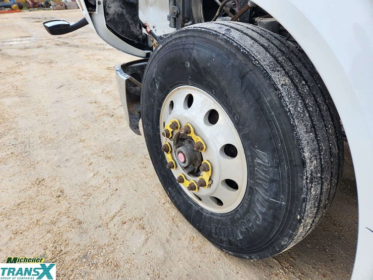 2018-peterbilt-579-image-16