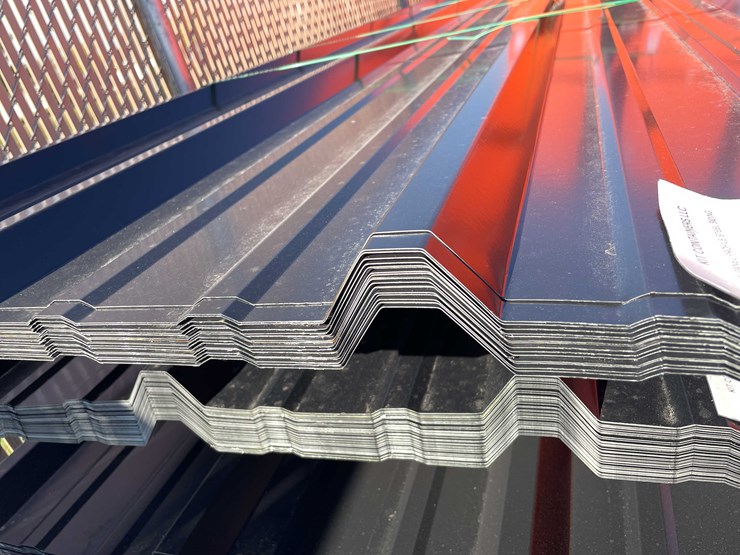 #14107-•-28-gauge-painted-r-panel-profile-steel-siding-(o6)-image-3