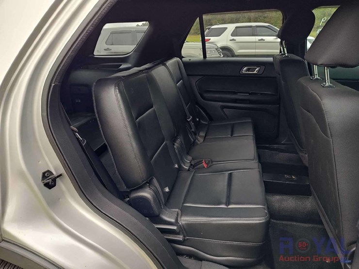 2016-ford-explorer-image-14