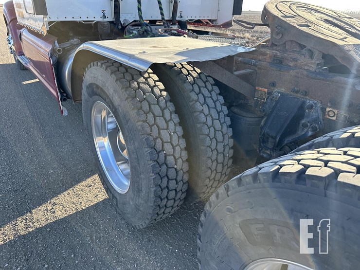 2014-peterbilt-386-image-16