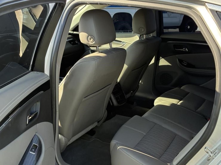 2019-chevrolet-impala-sedan-image-10