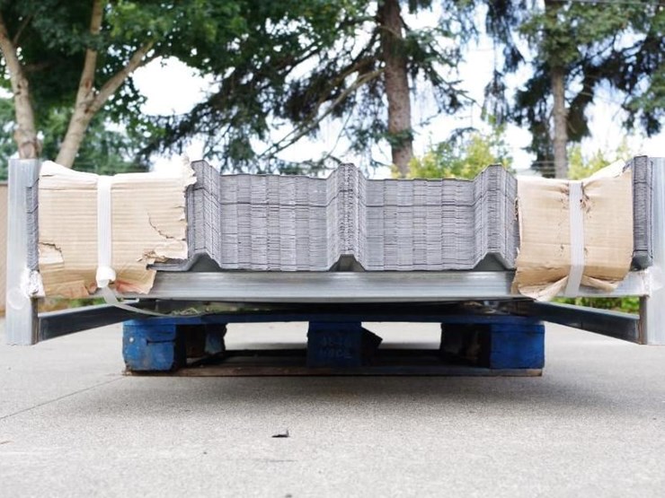 [200]-aboss-116.3"-x-35.8"-corrugated-steel-panels,-baked-paint-surface,-unused-image-3