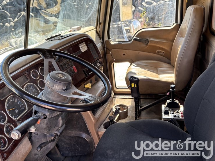 2007-mack-ct713-image-10