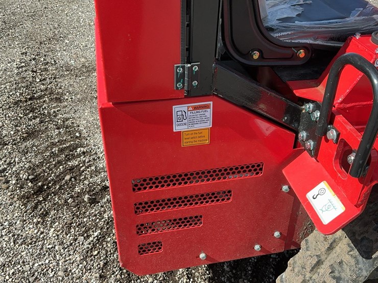 #1000-•-sda140t-mini-skid-steer-loader-with-bucket-&-fork-attachments-image-23